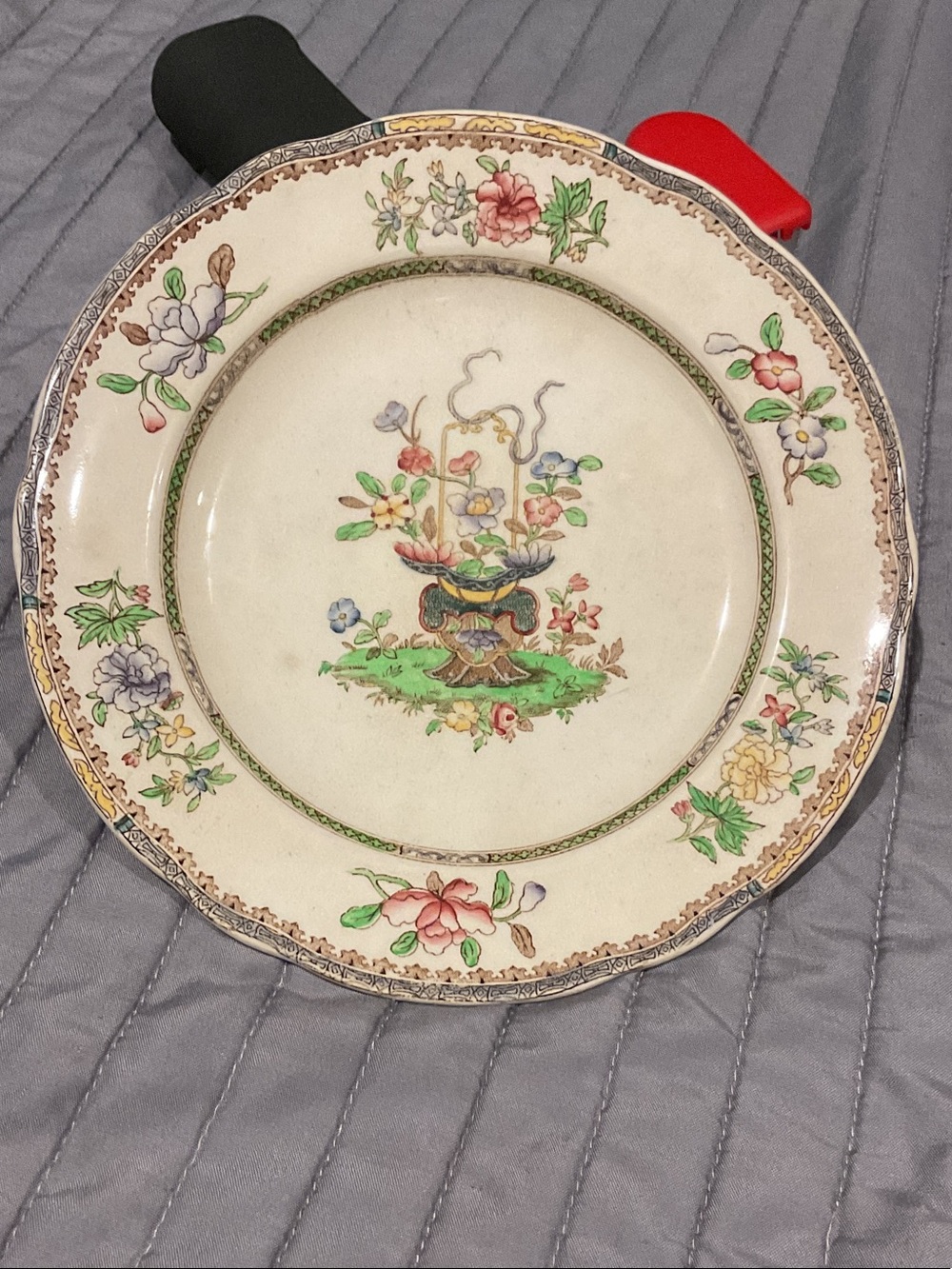 Cream Floral Decorative Dinner Plate with Multicolor Motif old Bow pattern